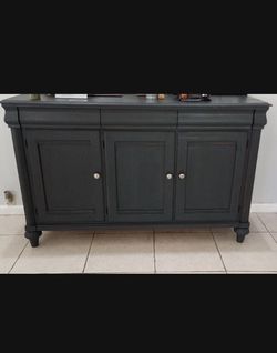 Beautiful Cabinet Buffett 