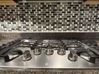 LG 30in 5 Burner Gas Cooktop W/ SuperBoil Burner