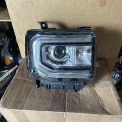 2016-2018 GMC Sierra 1500 Headlight LED RH OEM 