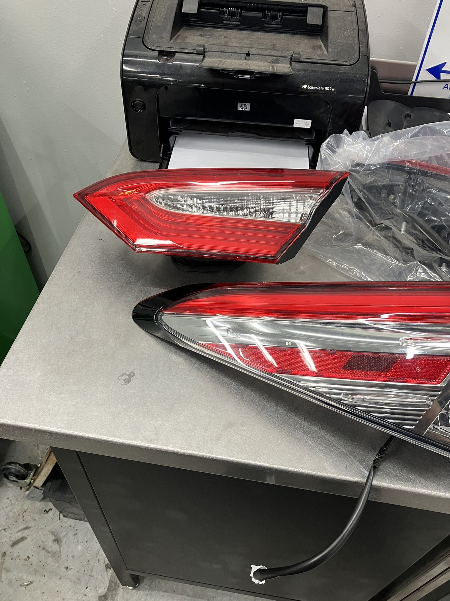 2019 Toyota Camry SE tail Lights 