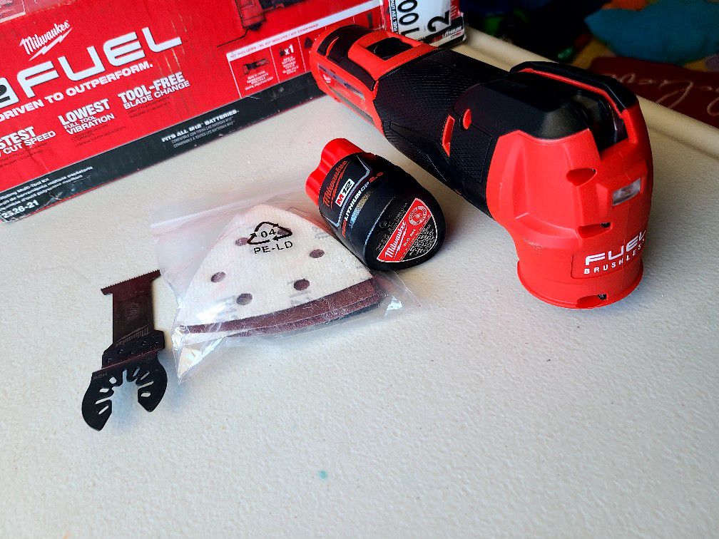 MULTI-TOOL M12 FUELL BATTERY 2.0