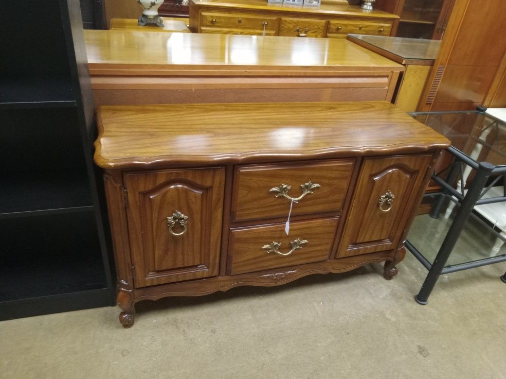 Bassett TV Stand