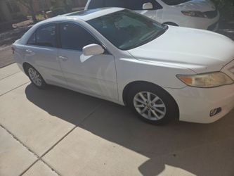 2011 Toyota Camry XLE – 2.5L – Clean Title