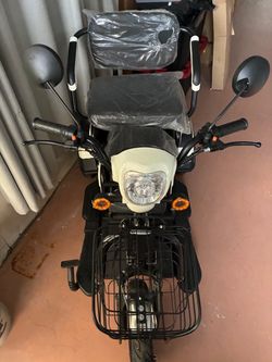 New! 3 WHEEL ELECTRIC SCOOTER CART LED SMART OPERATION SCREEN  25mph/27mile Range