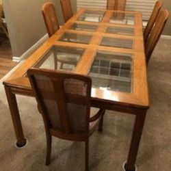 $550 dining room table (used-good condition)