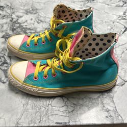 Women’s Special Converse Size 8 Lizzy