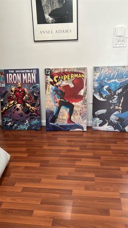 licensed Marvel and DC home décor (like new)