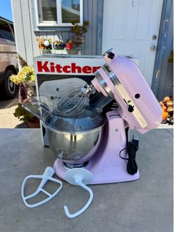 KitchenAid Artisan Series 5 Quart Tilt Head Stand Mixer with Pouring Shield KSM150PS, Feather Pink (Like New)