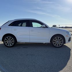 Audi Q3 S-Line Sport Premium