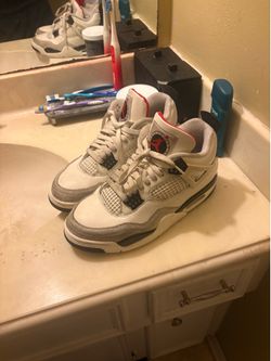 Jordan 4s SIZE 9.5