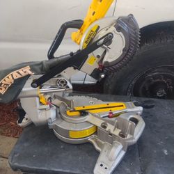 Miter Saw DeWalt 20 V 7 1/4