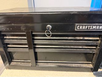 Craftsman  locking toolbox  w,tools