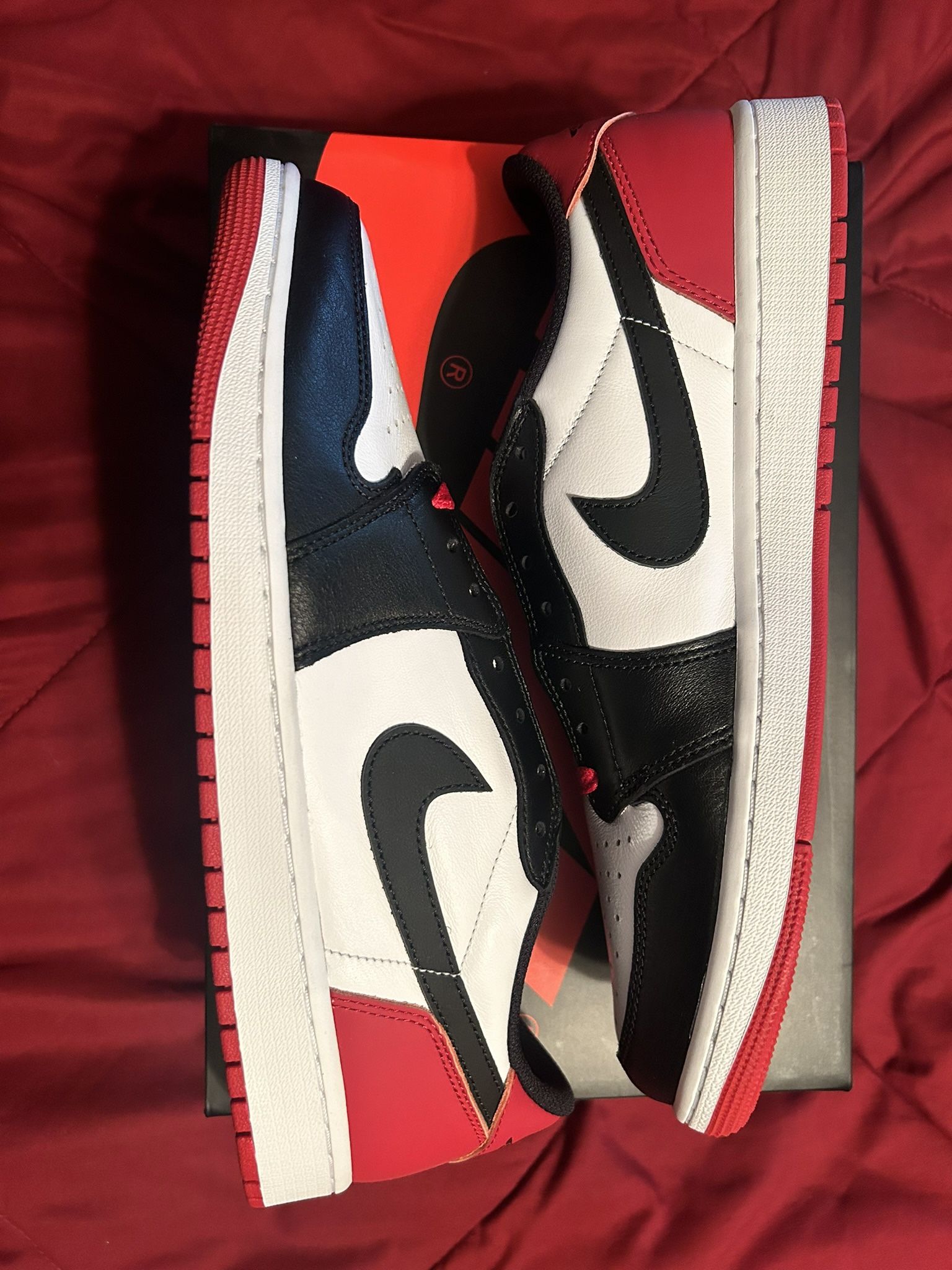 Nike Air Jordan Retro 1 Low - Black Toe - DS Size 12