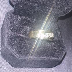 10k Gold Diamond Ring 
