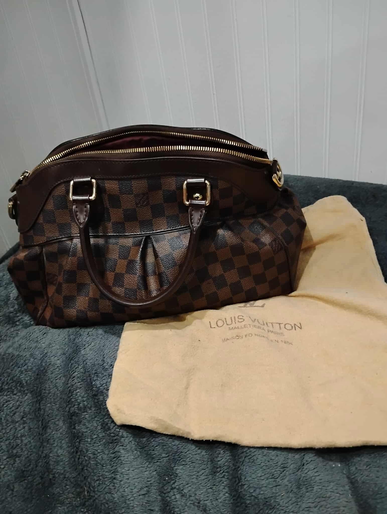 AUTHENTIC LOUIS VUITTON STEAL OF A DEAL 