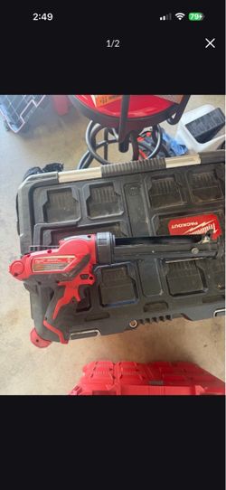 Milwaukee, caulk and adhesive gun