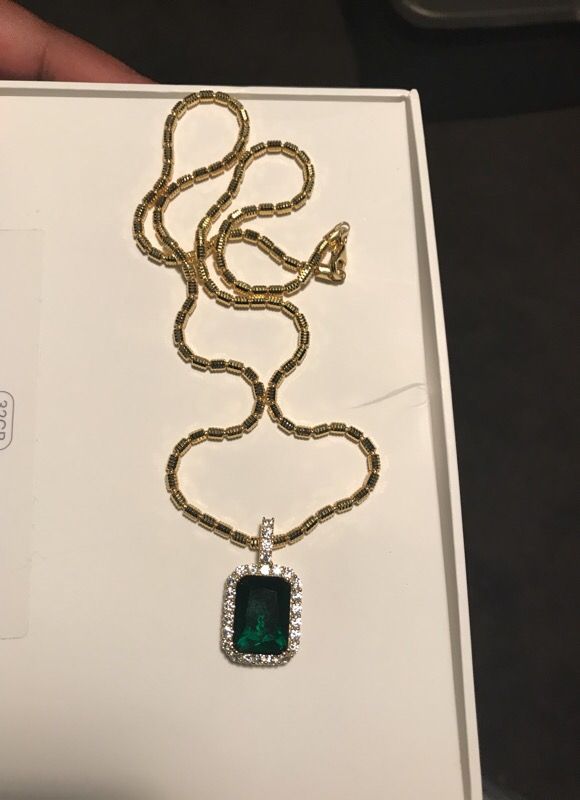 Chain (With Emerald)