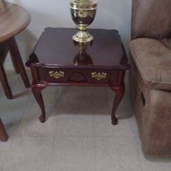 2 End Tables Very Good Condition.