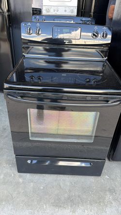 Range  stove   electric working like new