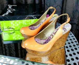 SAM EDELMA PATENT LEATHER ORANGE SLING BACK WEDGE, WOMENS SIZE 9.5M