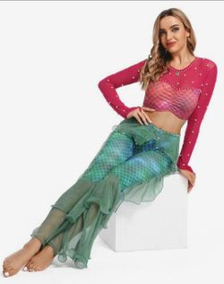 Women's Mermaid Halloween Costume size S pock up only 7 ave and baseline