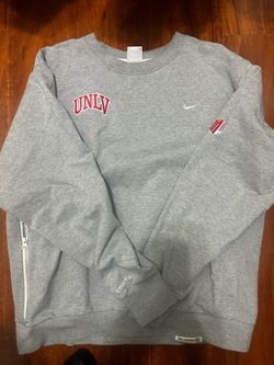 UNLV crew neck Large