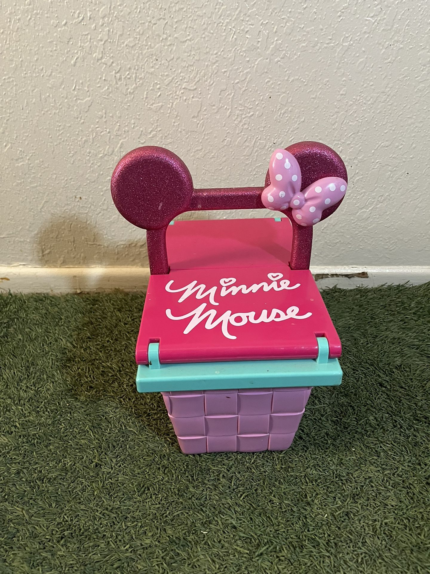 Minnie Mouse Picnic Basket