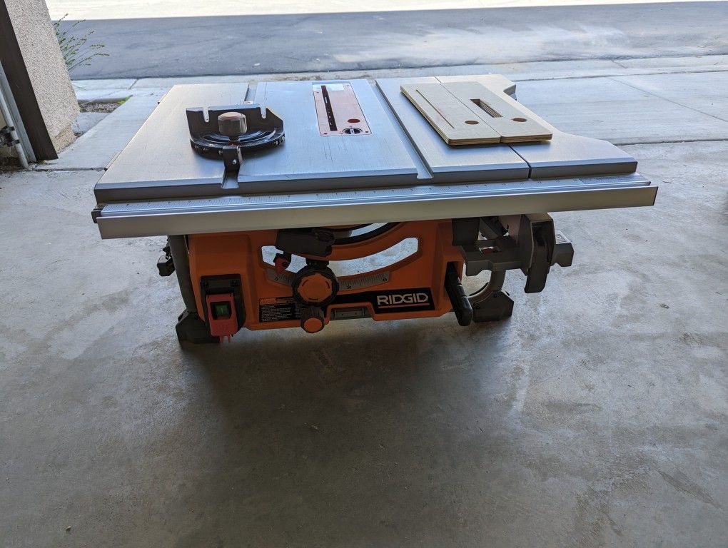Ridgid Table Saw w/ Accessories