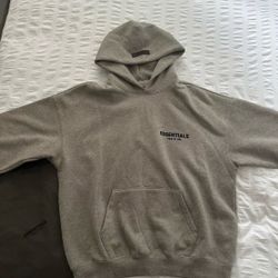 Essential hoodie