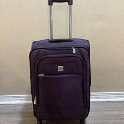 4 wheeled travel bag 22.5x14x9-10”