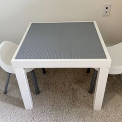 Lego table + 2 Chairs