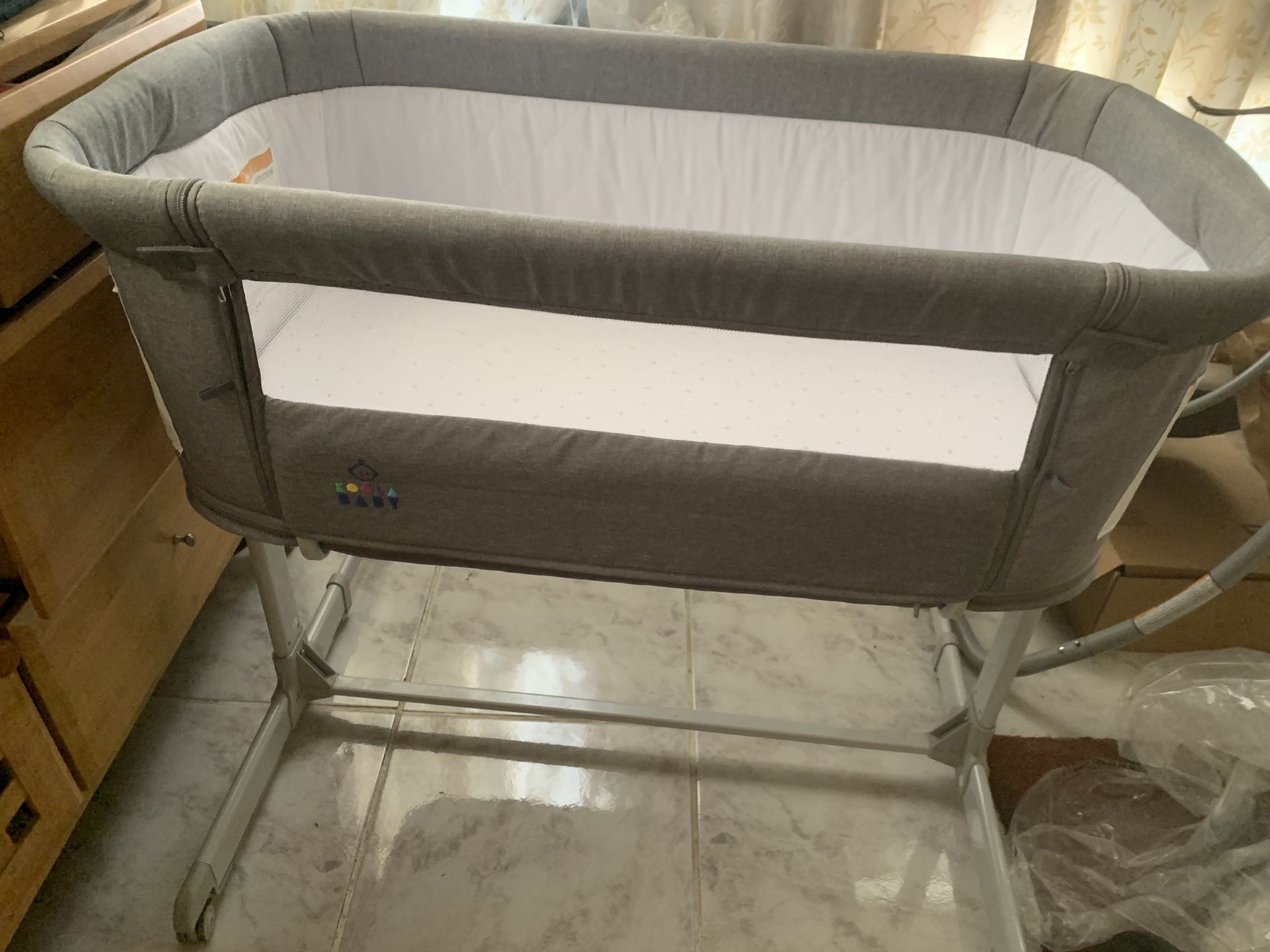 Bassinet. Tall 34”x35”x21”