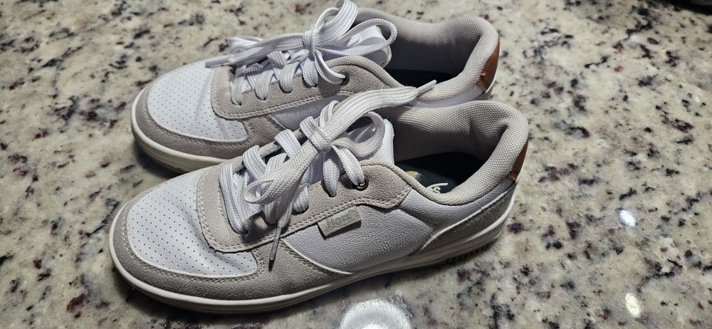 Bass Kids Sneakers – Size 3. Excellent Condition