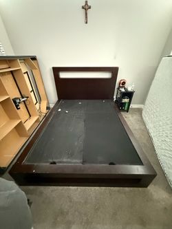 Queen Bed Frame w/ tempur pedic adjustable base