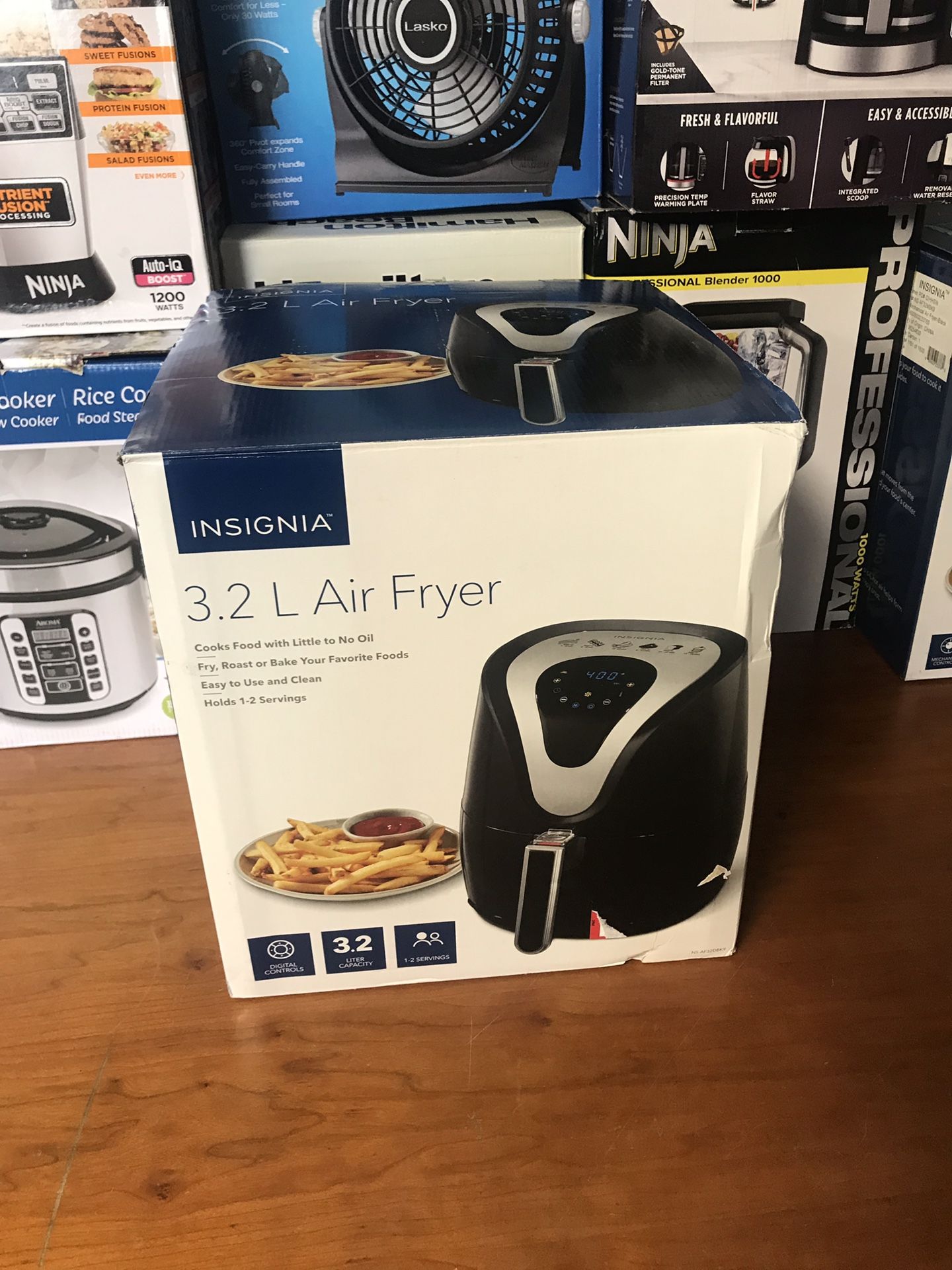 Insignia 3.2L air fryer with digital controls