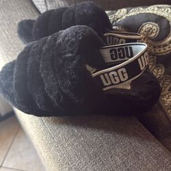 UGGS 