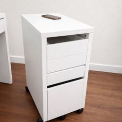 White Rolling Drawer Cabinet — High Quality, Barely Used (1 Year)
