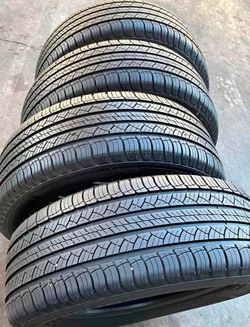 235 65 18 Michelin tires Con 80% de Vida Las 4