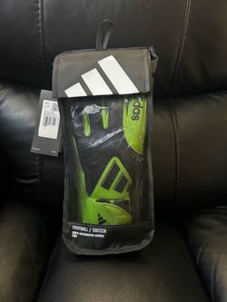 Soccer gloves
