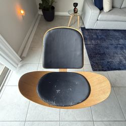 Mid-Century Modern Shell Chair – Solid Wood Frame