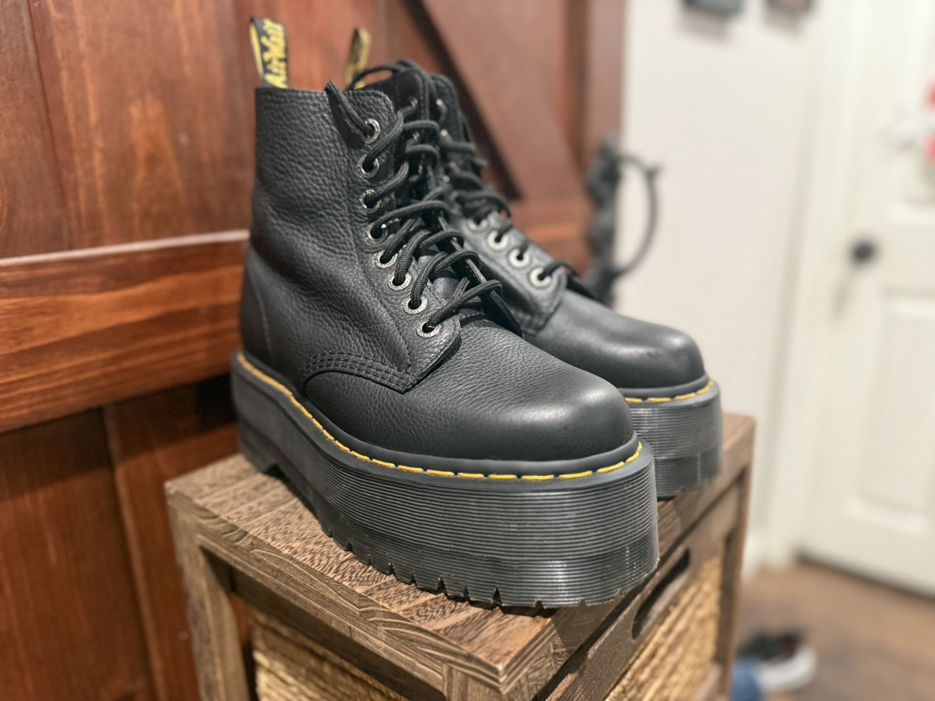 Doc, Martens Women’s Size 8
