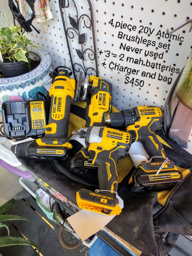 DeWalt 20V Lithium Ion Atomic Impact Driver, 1 Atomic Drill/Driver, 1 Multi Tool, 1 Rotary Cut-out Tool +++ 3= 2 Mah  Batteries