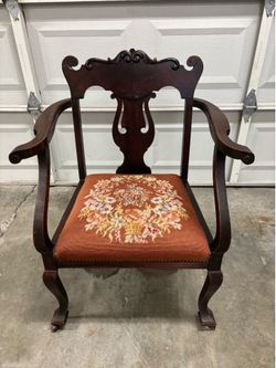 Vintage Queen Anne Chair