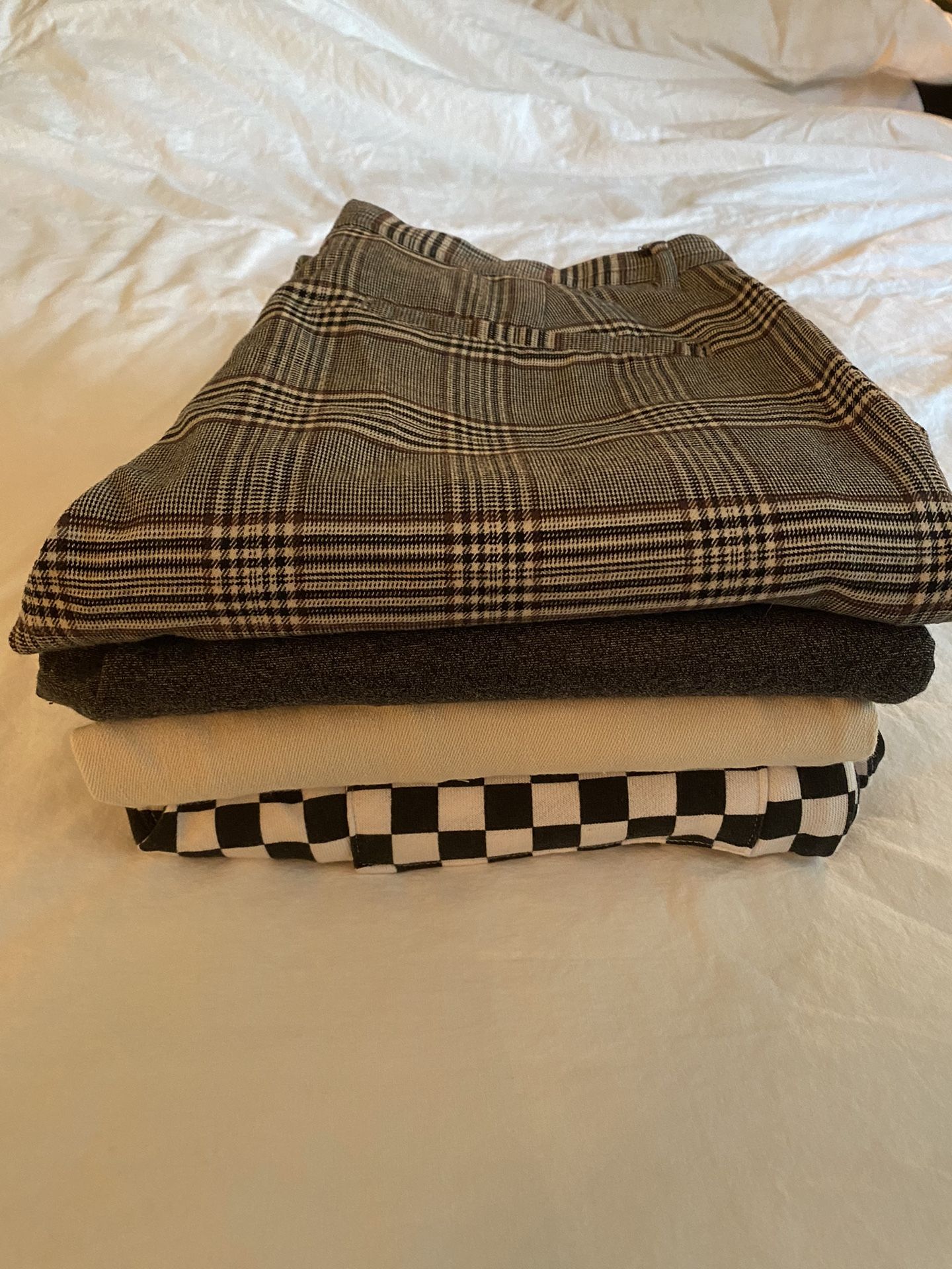 Men’s Size 32 4pk Trousers And Joggers