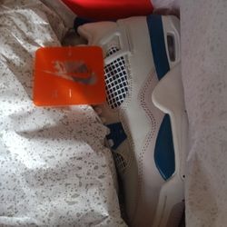 2024 Nike Air Jordan 4 Retro Industrial Blue

Sz 4.5