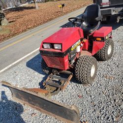 Steiner 420 with snow plow and spreader 