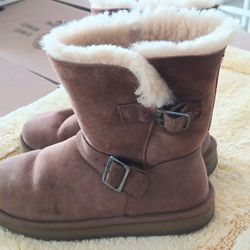 Warm Boots Semi used Size 7
