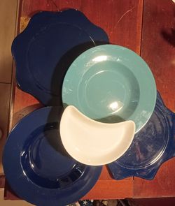 Assorted Partyware/Dinnerware