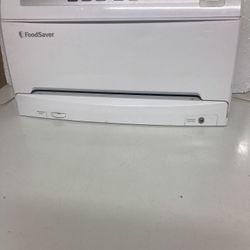 FoodSaver  Vacuum Sealing System V3440