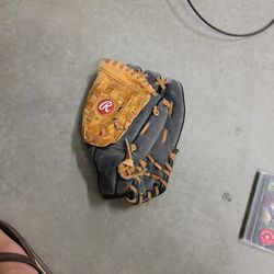 Rawlings Baseball Glove